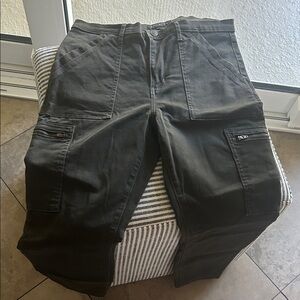 Banana Republic women’s Olive green Cargo Pants with Zippered Pockets